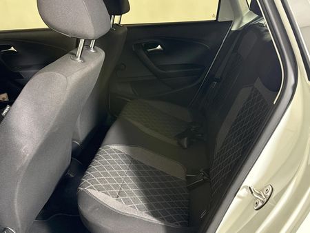 2025-Volkswagen-Polo-Vivo-16-Style_3