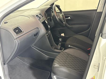 2025-Volkswagen-Polo-Vivo-16-Style_8