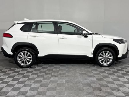 2023-Toyota-Corolla-Cross-18-XI_18