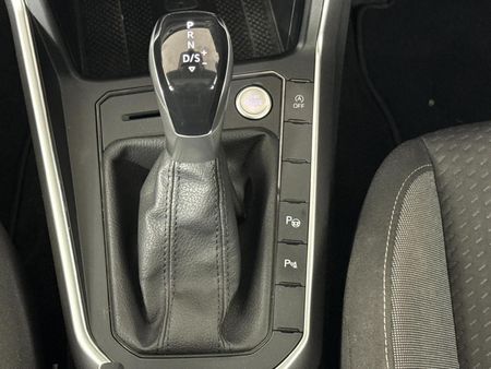 2022-Volkswagen-Polo-10-TSI-Life-Auto-DSG_10