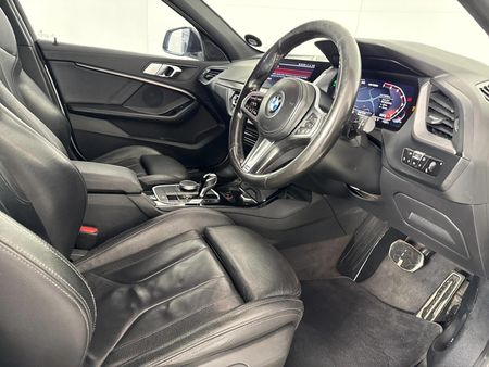 2022-BMW-1-Series-M135i-xDrive_9