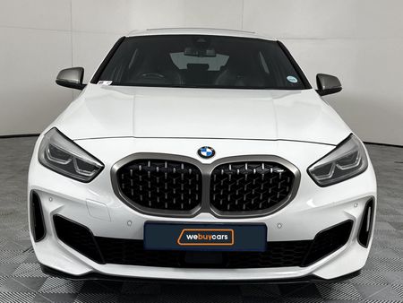 2022-BMW-1-Series-M135i-xDrive_15