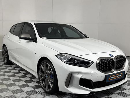 2022-BMW-1-Series-M135i-xDrive_16