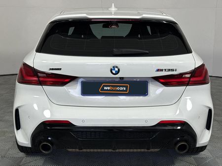 2022-BMW-1-Series-M135i-xDrive_18