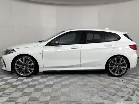 2022-BMW-1-Series-M135i-xDrive_19