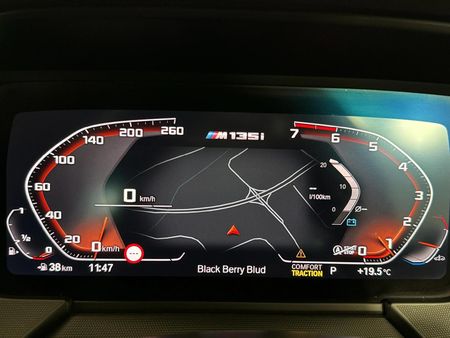 2022-BMW-1-Series-M135i-xDrive_2