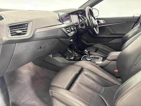2022-BMW-1-Series-M135i-xDrive_8