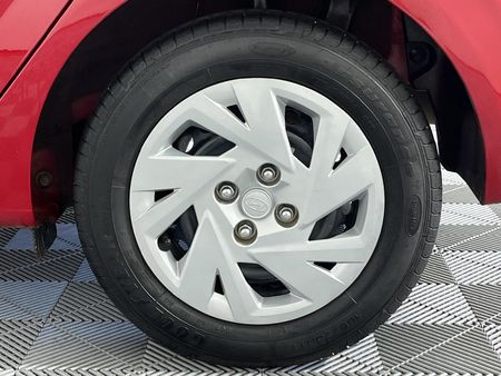 2025-Hyundai-Grand-i10-10-Motion_5