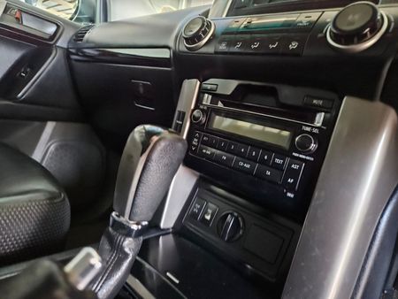 2011-Toyota-Land-Cruiser-Prado-40-V6-TX-Auto_10