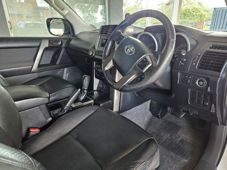 2011-Toyota-Land-Cruiser-Prado-40-V6-TX-Auto_8
