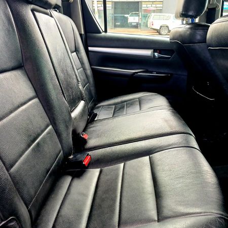 2016-Toyota-Hilux-28-GD-6-Raised-Body-Raider-Double-Cab-Auto_13