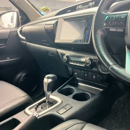 2016-Toyota-Hilux-28-GD-6-Raised-Body-Raider-Double-Cab-Auto_15