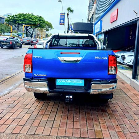 2016-Toyota-Hilux-28-GD-6-Raised-Body-Raider-Double-Cab-Auto_8