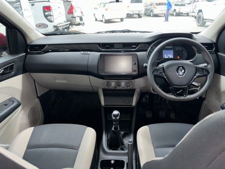 2021-Renault-Triber-10-Expression_11