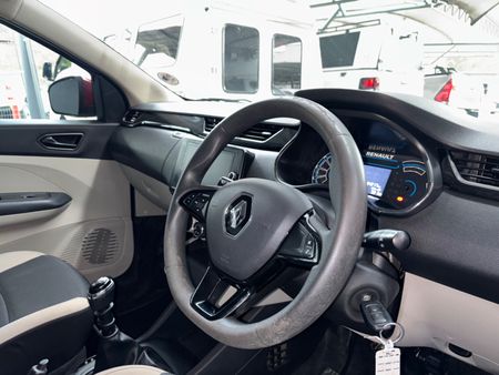 2021-Renault-Triber-10-Expression_7