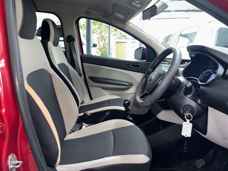 2021-Renault-Triber-10-Expression_8