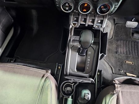 2022-Suzuki-Jimny-15-GLX-Auto_13