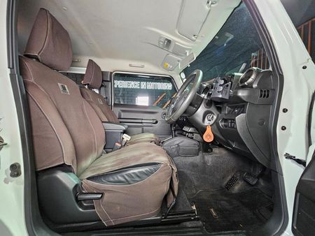2022-Suzuki-Jimny-15-GLX-Auto_7