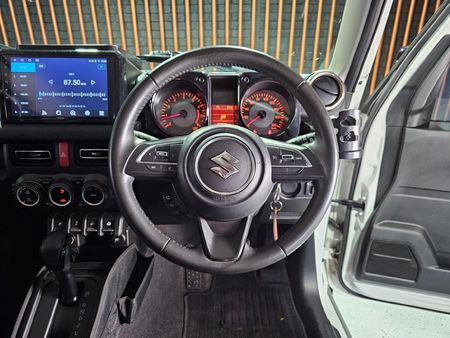 2022-Suzuki-Jimny-15-GLX-Auto_8