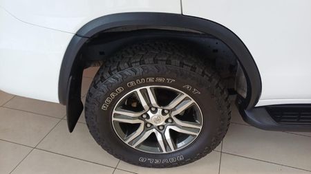 2022-Toyota-Fortuner-24-GD-6-Raised-Body-Auto_1
