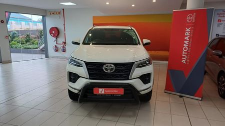 2022-Toyota-Fortuner-24-GD-6-Raised-Body-Auto_3