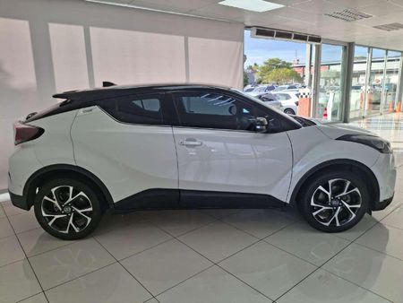 2018-Toyota-C-HR-12T-Luxury-Auto_1