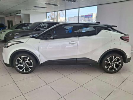 2018-Toyota-C-HR-12T-Luxury-Auto_3