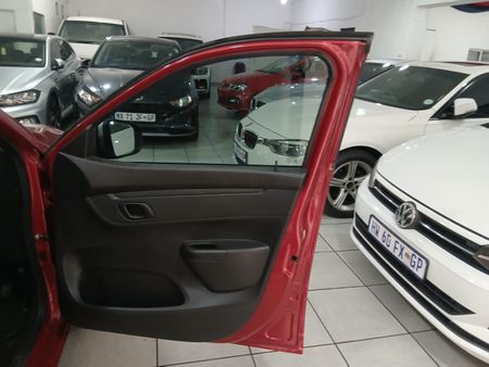 2023-Renault-Kwid-10-Expression-Auto_5