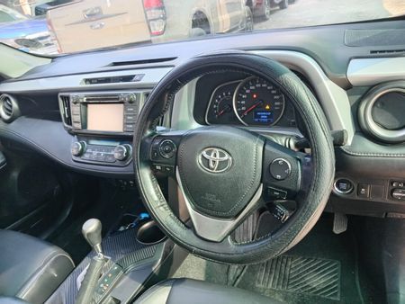2014-Toyota-RAV4-22-D-VX-Auto_3