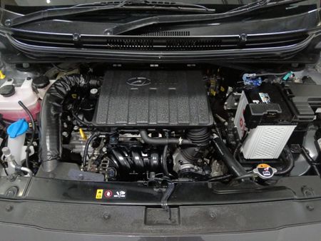 2022-Hyundai-Grand-i10-10-Motion_9