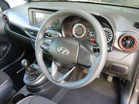 2022-Hyundai-Grand-i10-10-Motion_14