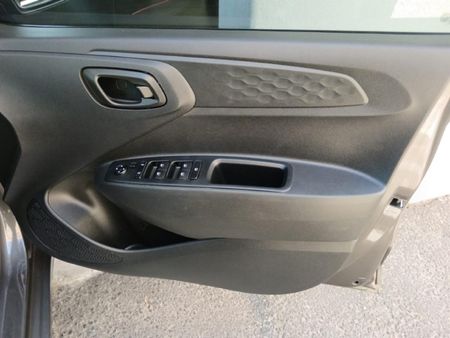 2022-Hyundai-Grand-i10-10-Motion_18