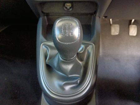 2022-Hyundai-Grand-i10-10-Motion_21