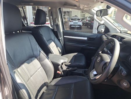2022-Toyota-Hilux-24-GD-6-Raised-Body-Raider-Double-Cab_15