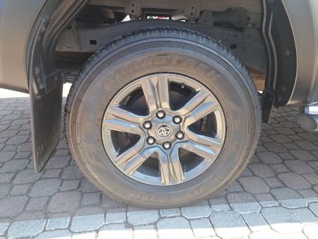 2022-Toyota-Hilux-24-GD-6-Raised-Body-Raider-Double-Cab_18