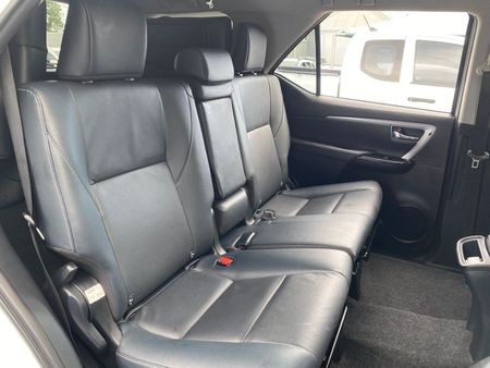 2025-Toyota-Fortuner-24-GD-6-RB-Auto_11