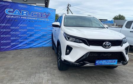 2025-Toyota-Fortuner-24-GD-6-RB-Auto_2