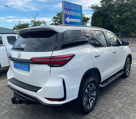 2025-Toyota-Fortuner-24-GD-6-RB-Auto_3