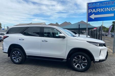 2025-Toyota-Fortuner-24-GD-6-RB-Auto_5