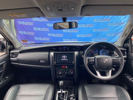 2025-Toyota-Fortuner-24-GD-6-RB-Auto_7