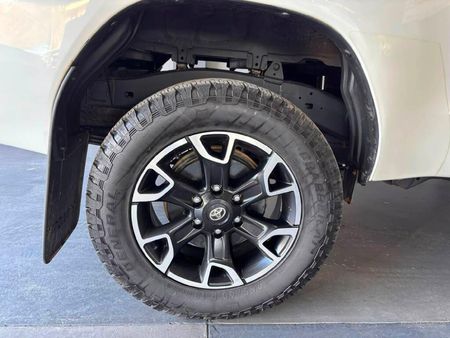 2019-Toyota-Hilux-28-GD-6-Raised-Body-Raider-Auto-Extended-Cab_18