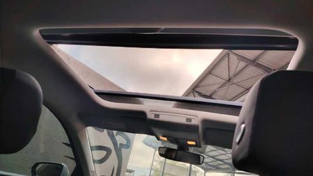 2025-Volkswagen-Polo-10-TSI-Life_12