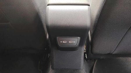 2025-Volkswagen-Polo-10-TSI-Life_14