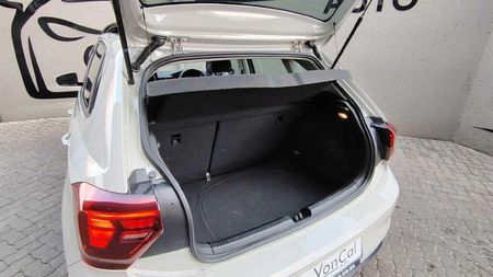 2025-Volkswagen-Polo-10-TSI-Life_6