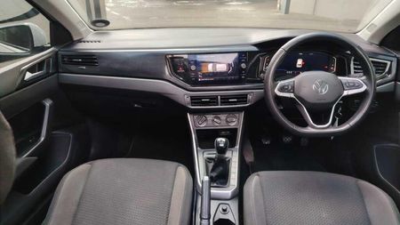 2025-Volkswagen-Polo-10-TSI-Life_8