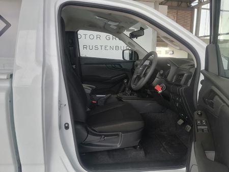 2026-Isuzu-D-Max-19-DDI-HR-L-Single-Cab_6