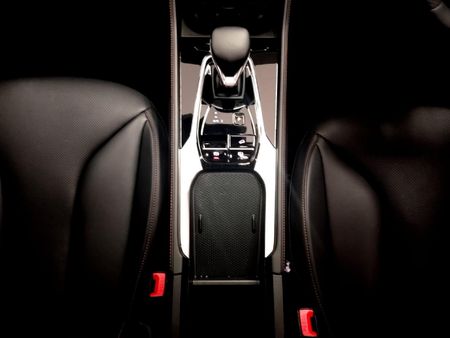 2026-MG-HS-15T-Luxury-Auto_17