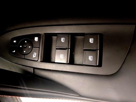 2026-MG-HS-15T-Luxury-Auto_19