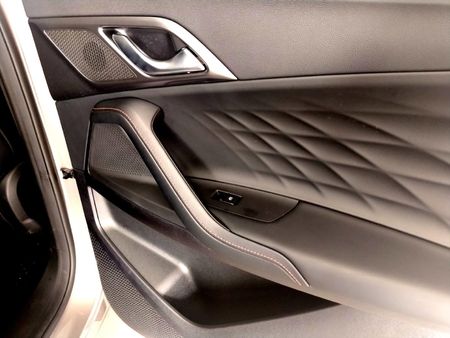 2026-MG-HS-15T-Luxury-Auto_29