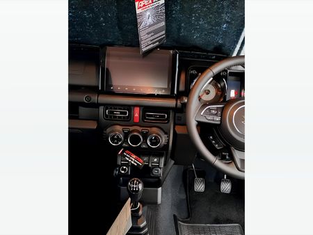 2026-Suzuki-Jimny-15-GLX_11